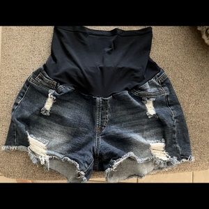 Maternity shorts